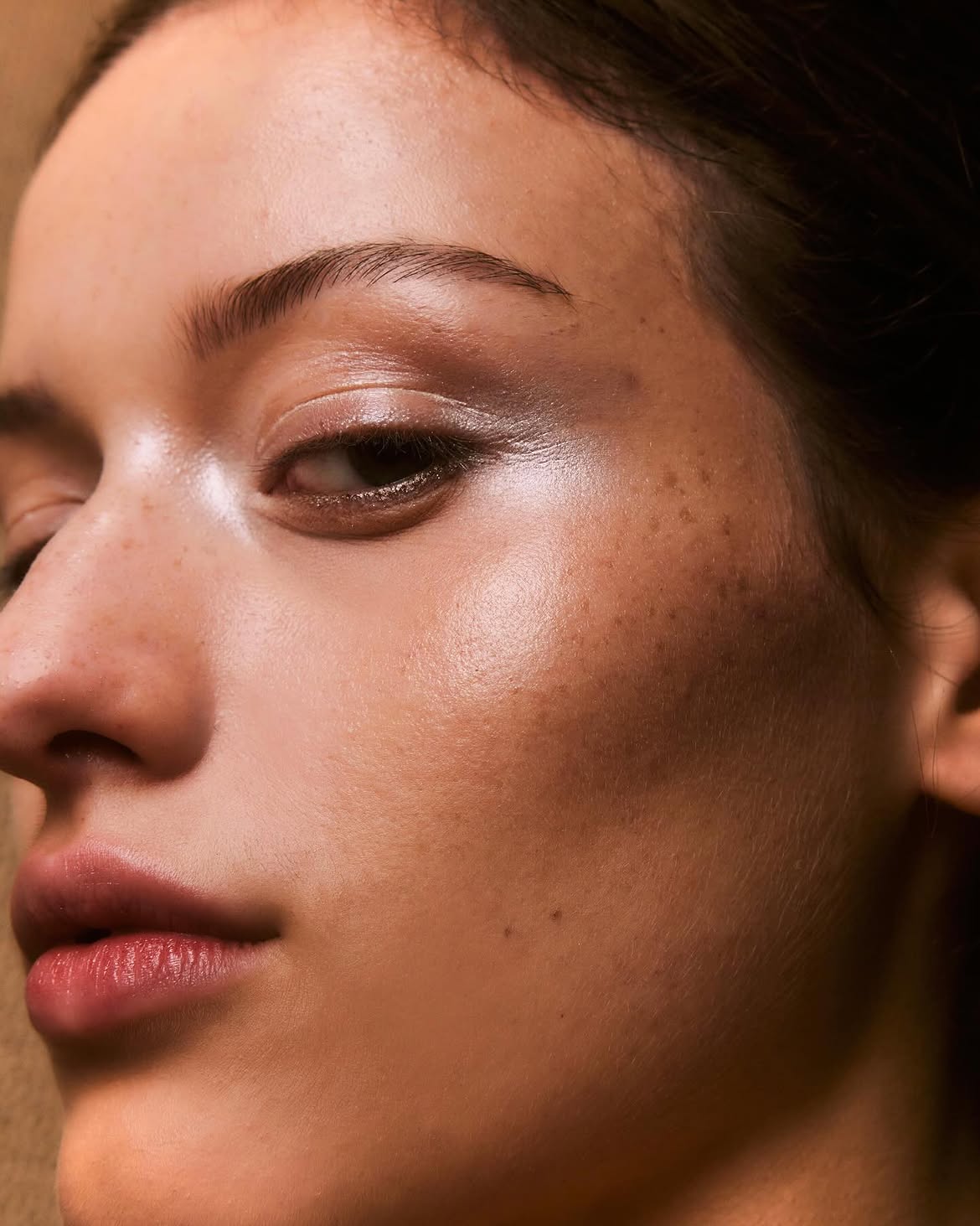 Backstage beauty close-up at the Albus Lumen show, Australian Fashion Week